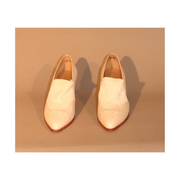 Stuart by Stuart Weitzman Off White Pumps - Picture 2 of 3